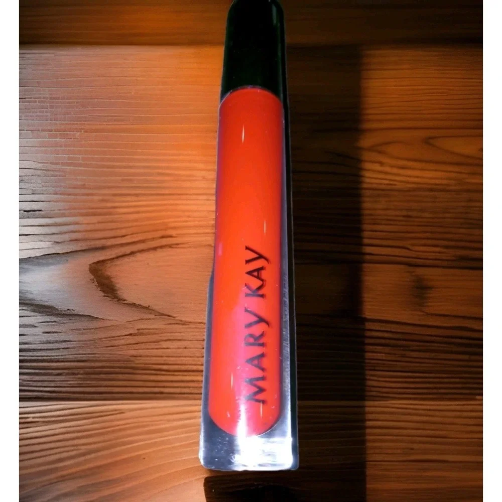 Mary Kay Unlimited Lip Gloss ~ Iconic Red ~ New In box 0.13 Oz #153475